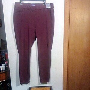 NWT Laura Scott Women's Plus pull on Jeggings Size: 18W Color: Wine tasting